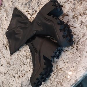 Steve Madden Women's Deby Fashion Lug Sole Knee Boot Size 11 Black NEW